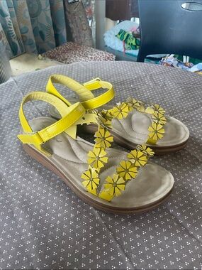 Annie comfort sandals